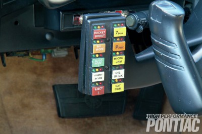 1982-pontiac-trans-am-kitt-1083-pushbuttons.jpg